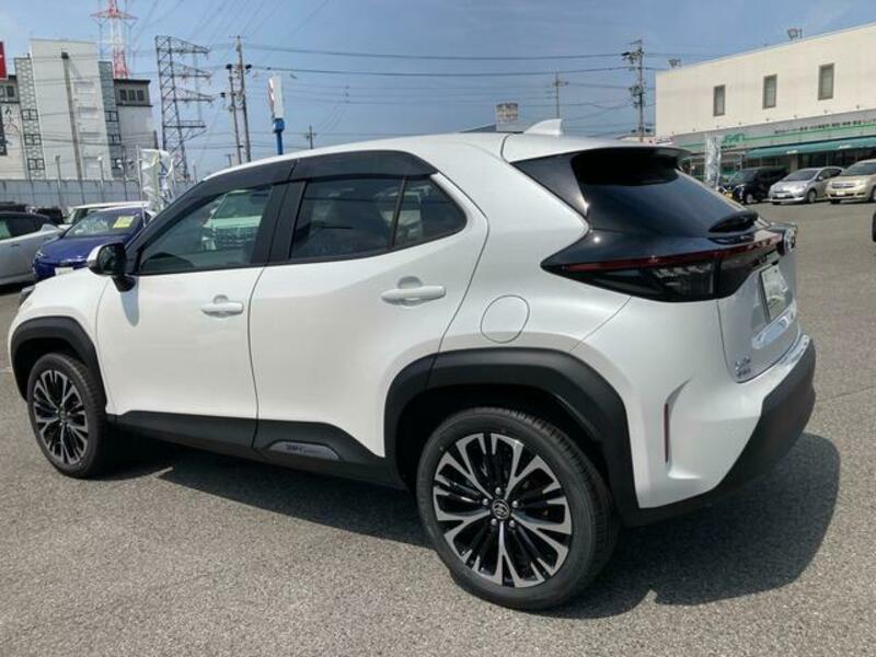 YARIS CROSS