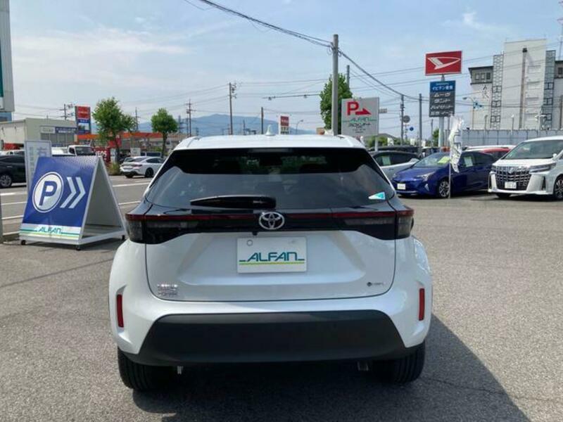 YARIS CROSS