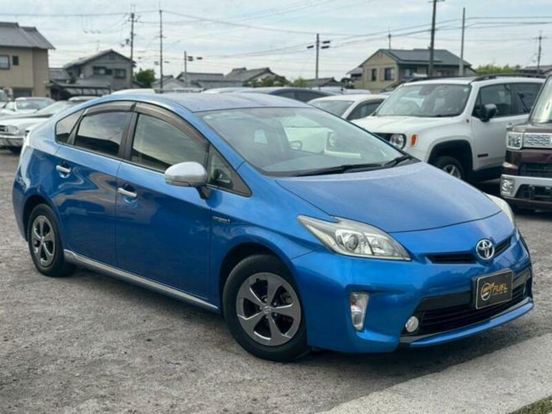 TOYOTA PRIUS