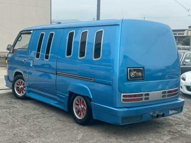 HOMY VAN