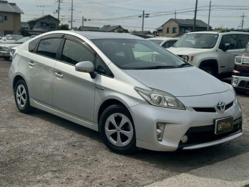 TOYOTA PRIUS