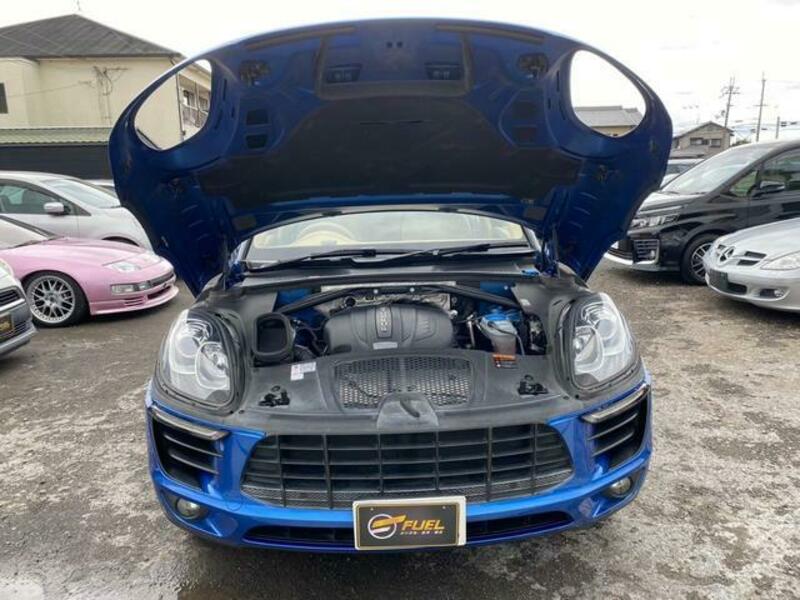 MACAN