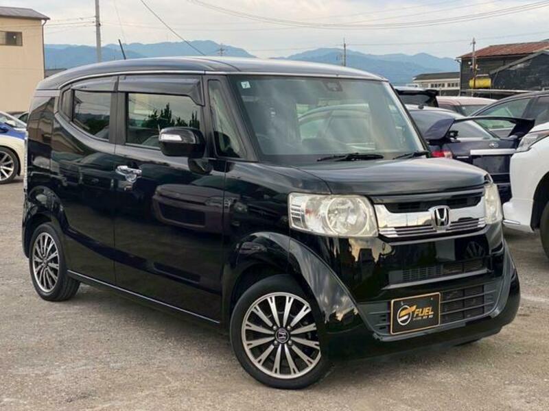HONDA N BOX SLASH