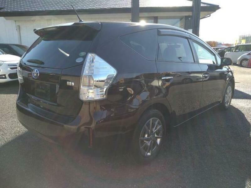 PRIUS ALPHA