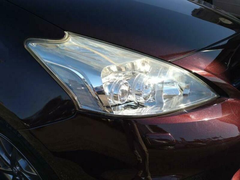 PRIUS ALPHA