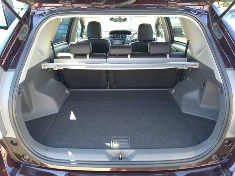 PRIUS ALPHA