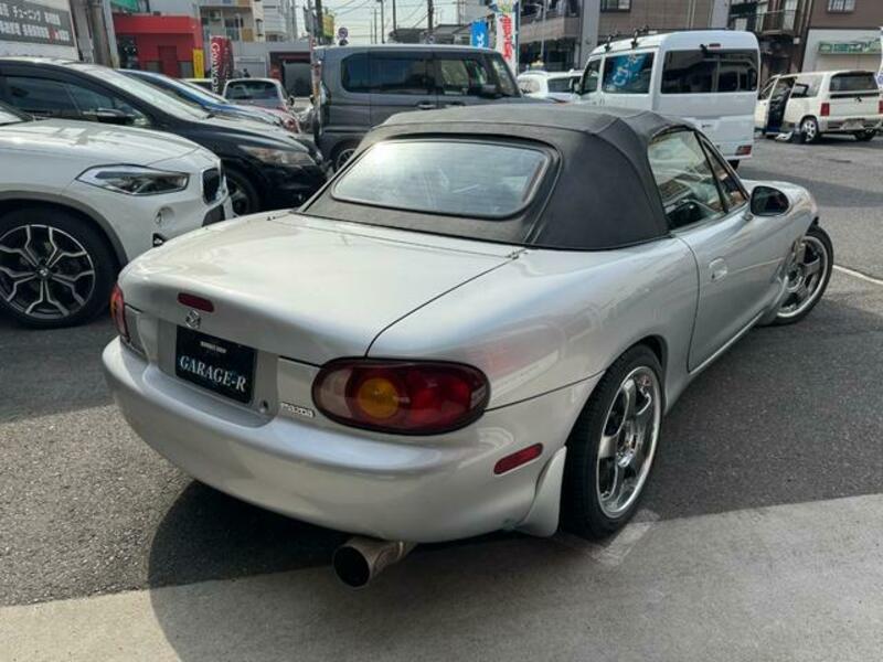 ROADSTER