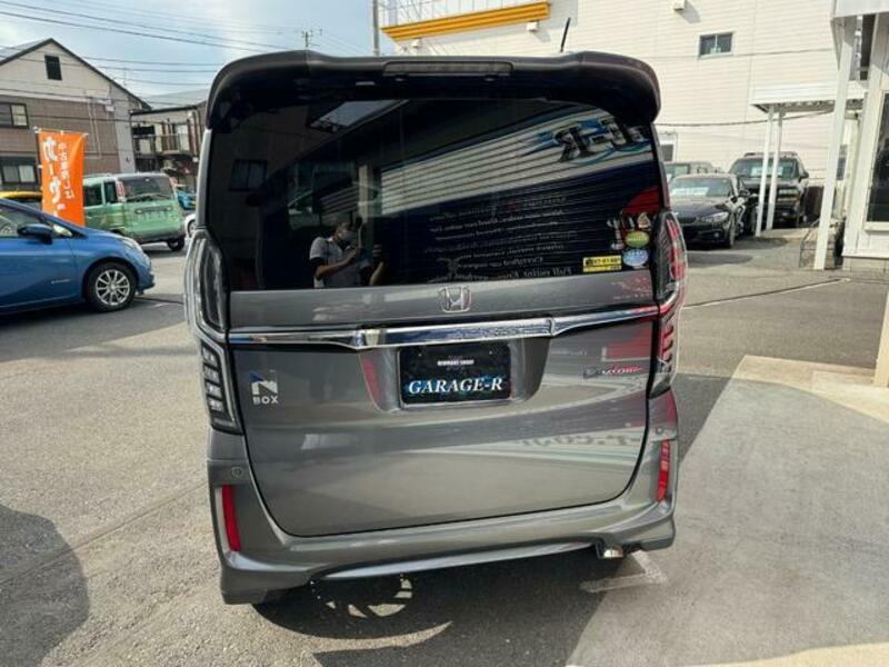 N BOX CUSTOM