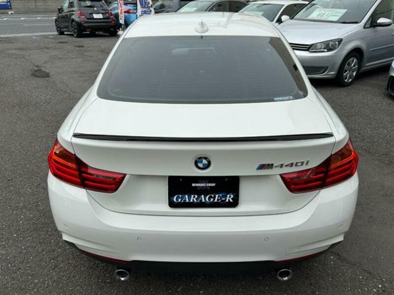 4 SERIES
