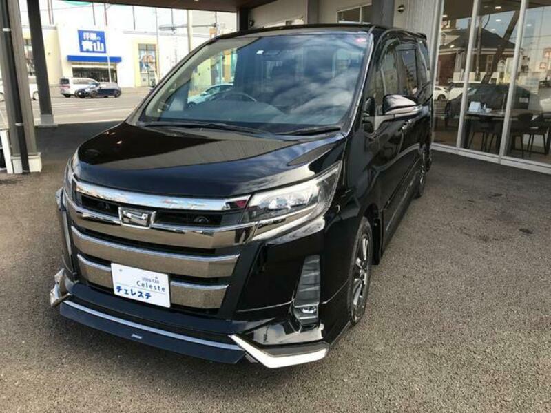 TOYOTA NOAH