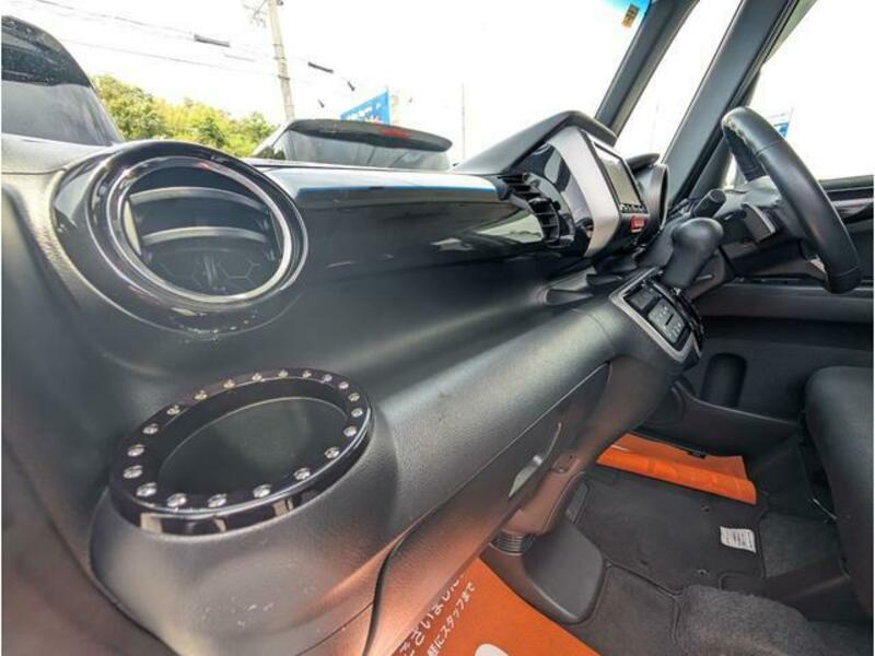 N BOX CUSTOM