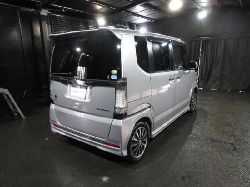 N BOX CUSTOM