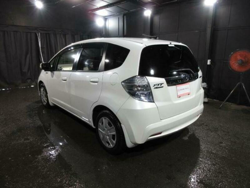 FIT HYBRID