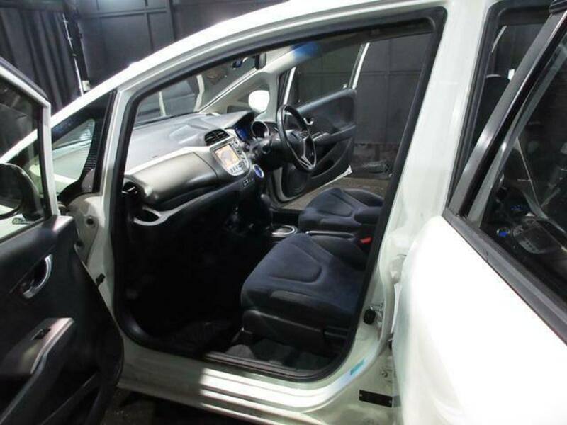 FIT HYBRID