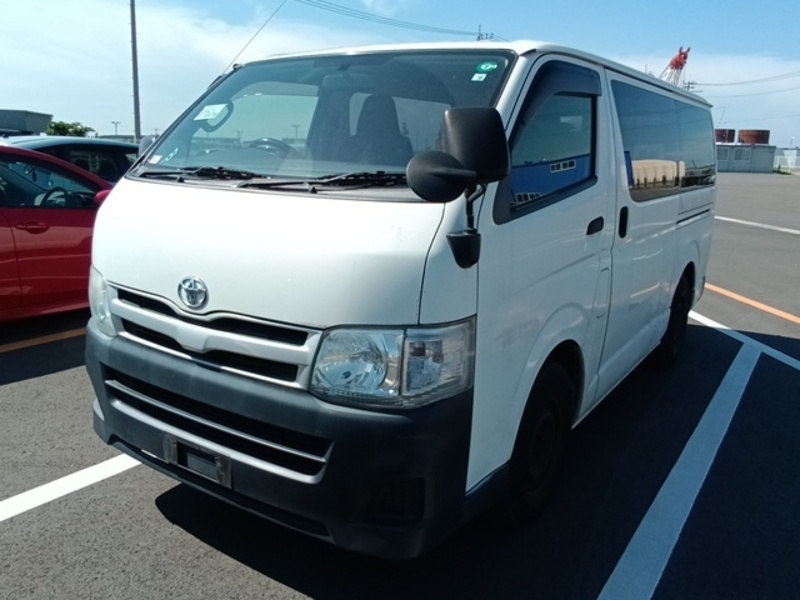 TOYOTA Regiusace Van