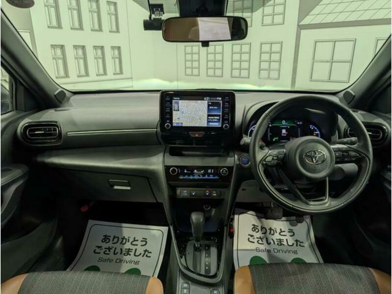 YARIS CROSS