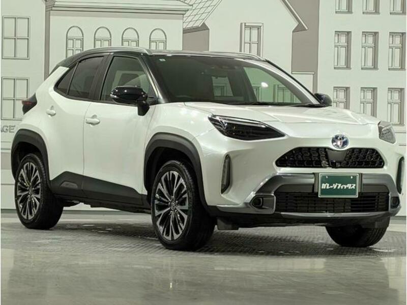 YARIS CROSS