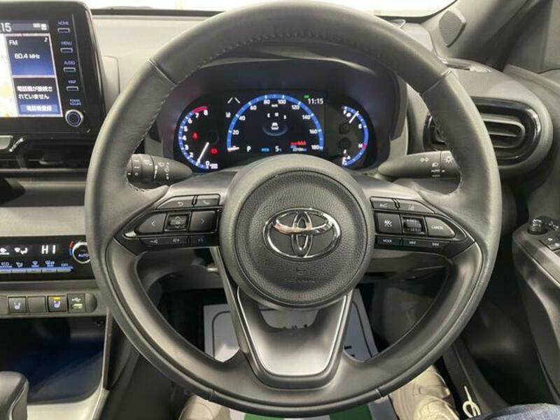YARIS CROSS