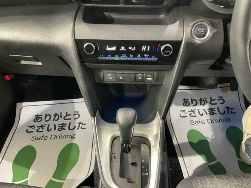 YARIS CROSS