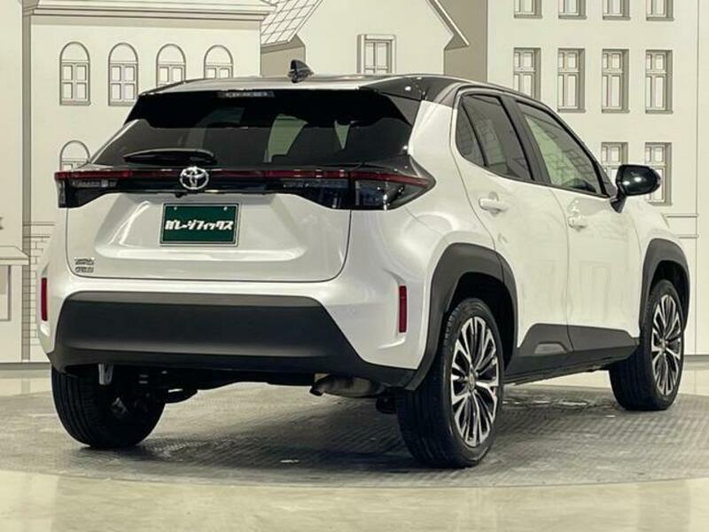 YARIS CROSS