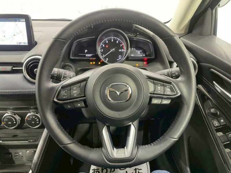 MAZDA2