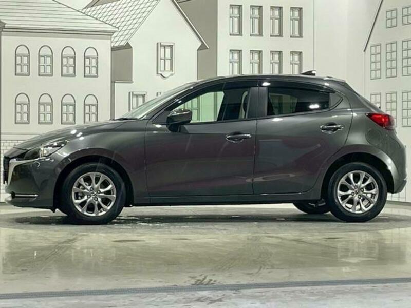 MAZDA2