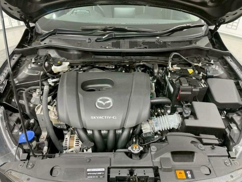MAZDA2
