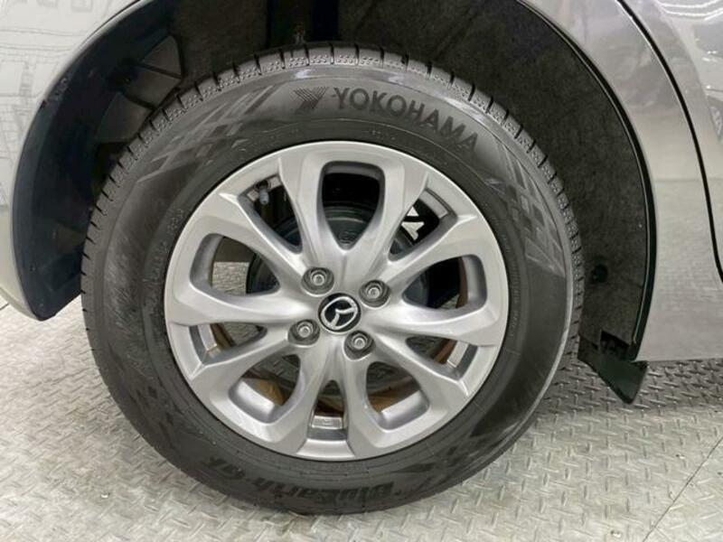 MAZDA2