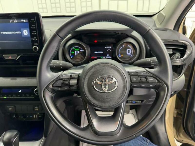 YARIS CROSS