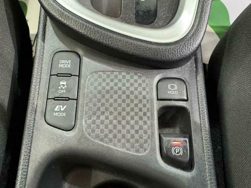 YARIS CROSS