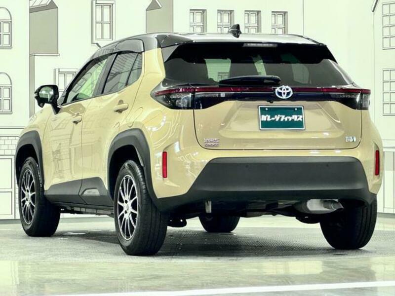 YARIS CROSS