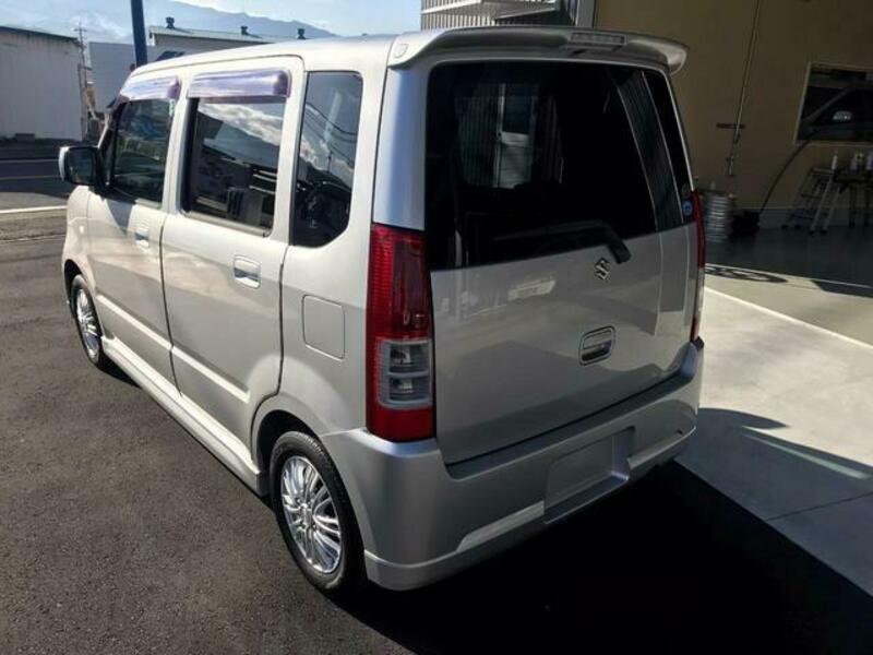 WAGON R