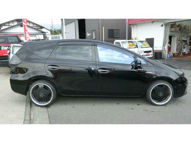 PRIUS ALPHA