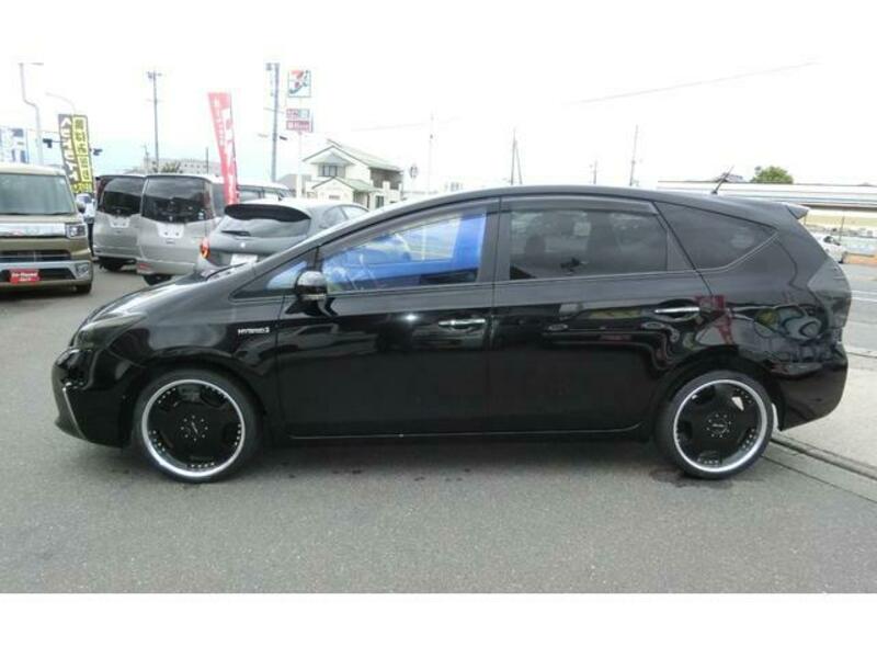 PRIUS ALPHA