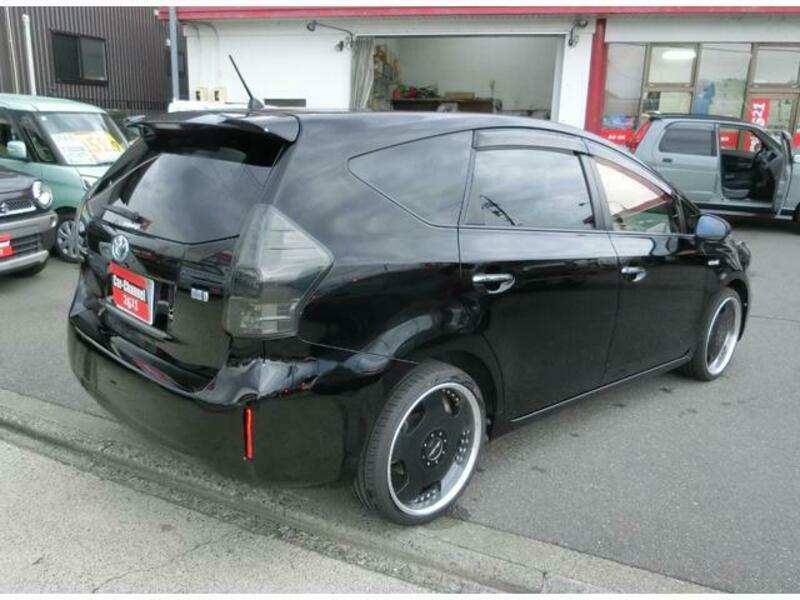 PRIUS ALPHA