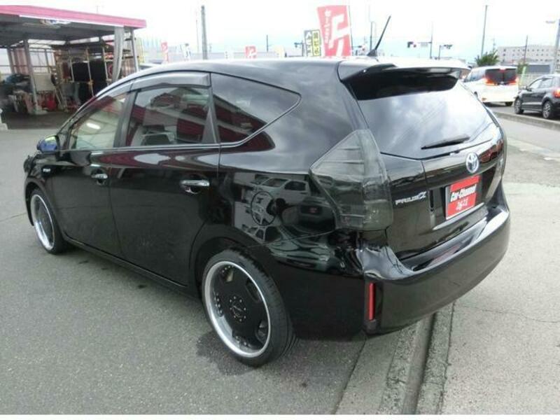 PRIUS ALPHA
