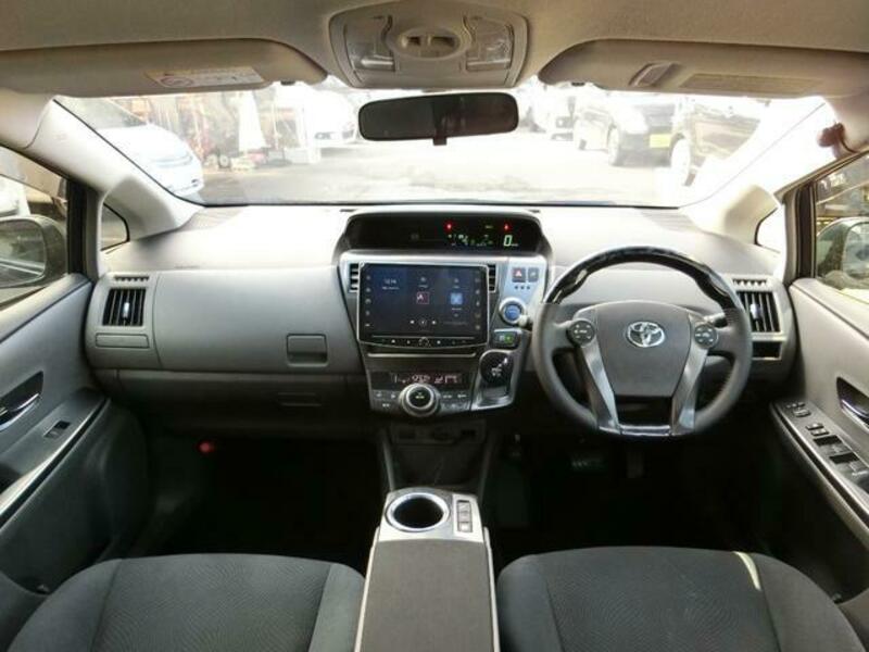 PRIUS ALPHA