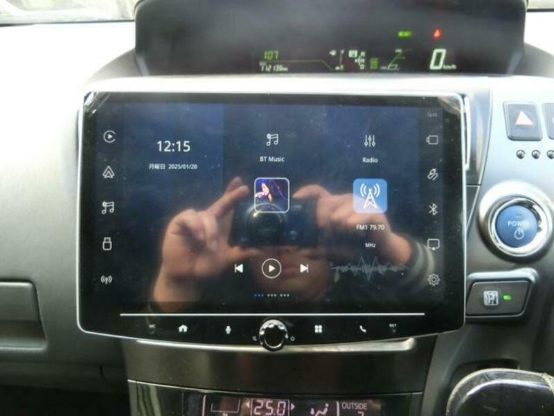 PRIUS ALPHA