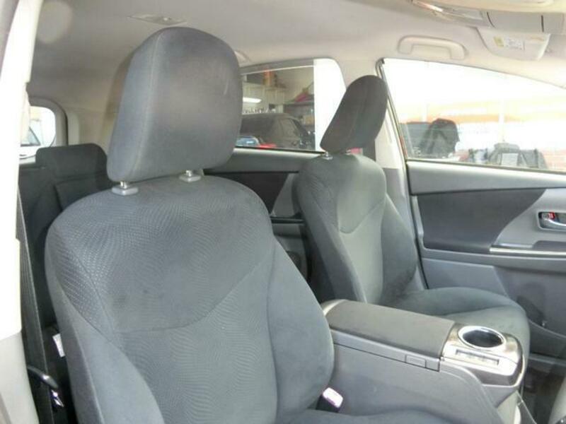 PRIUS ALPHA