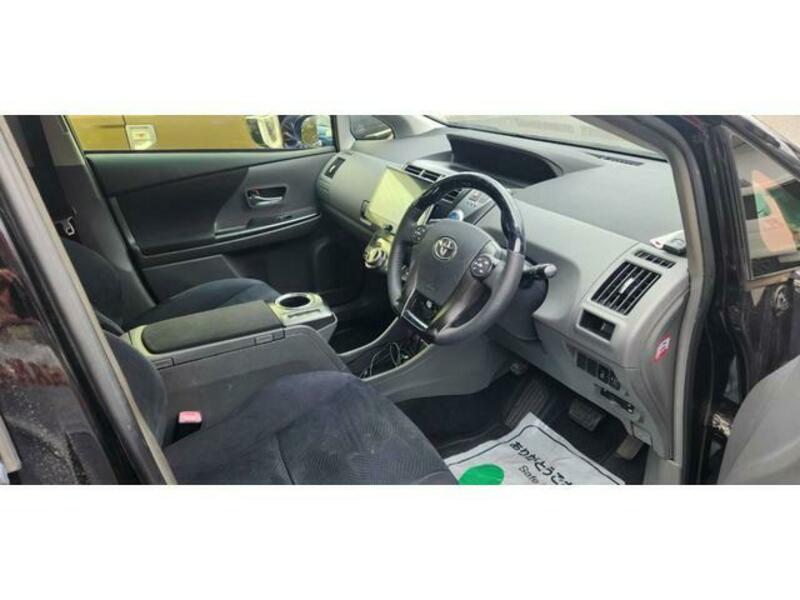 PRIUS ALPHA
