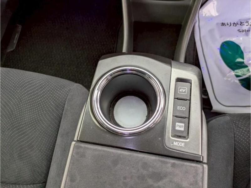 PRIUS ALPHA