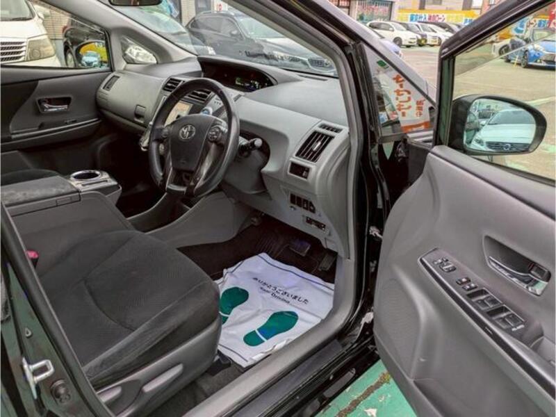 PRIUS ALPHA