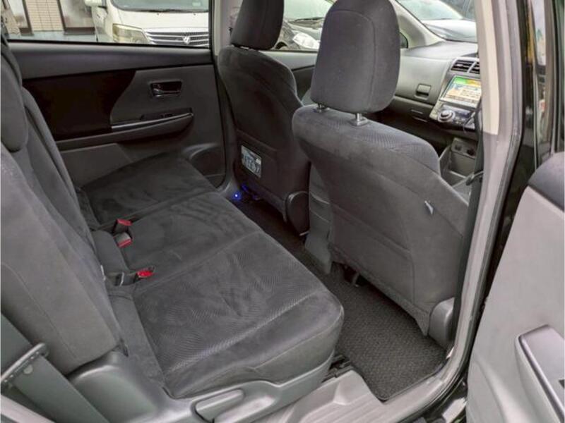PRIUS ALPHA