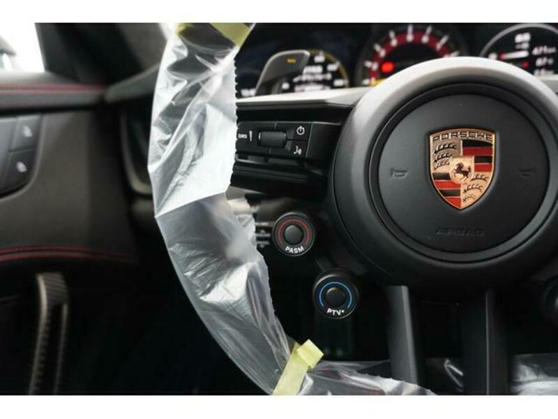 911