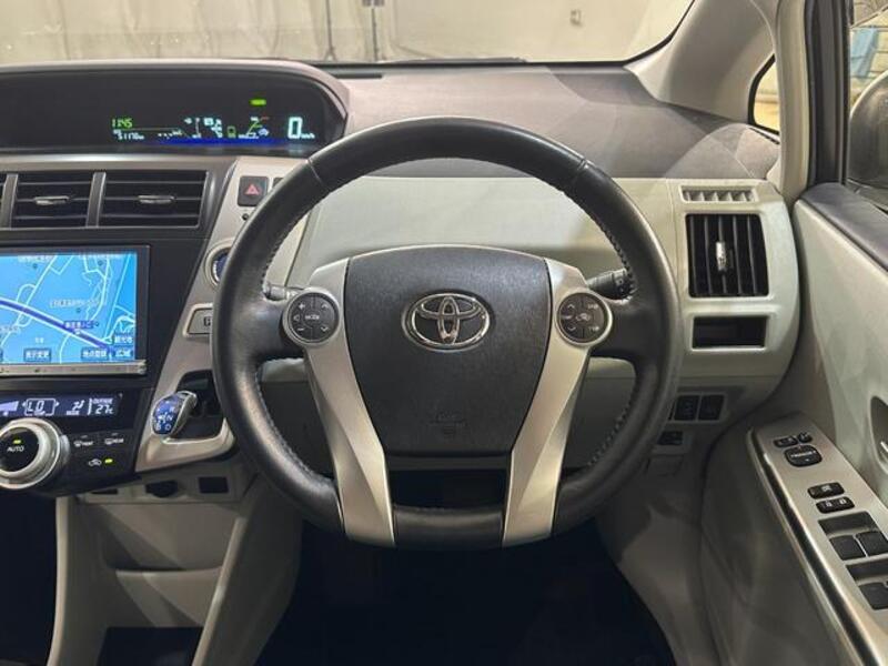 PRIUS ALPHA