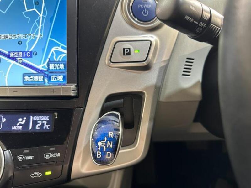 PRIUS ALPHA