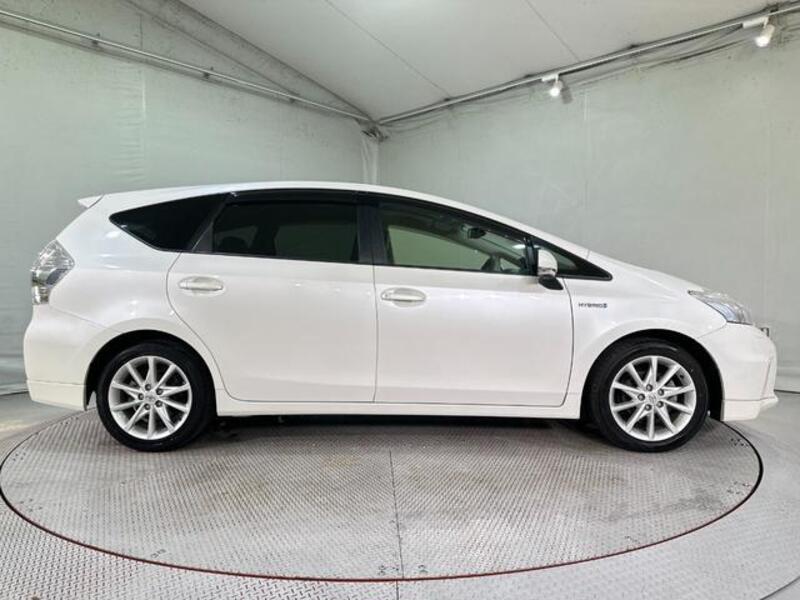 PRIUS ALPHA