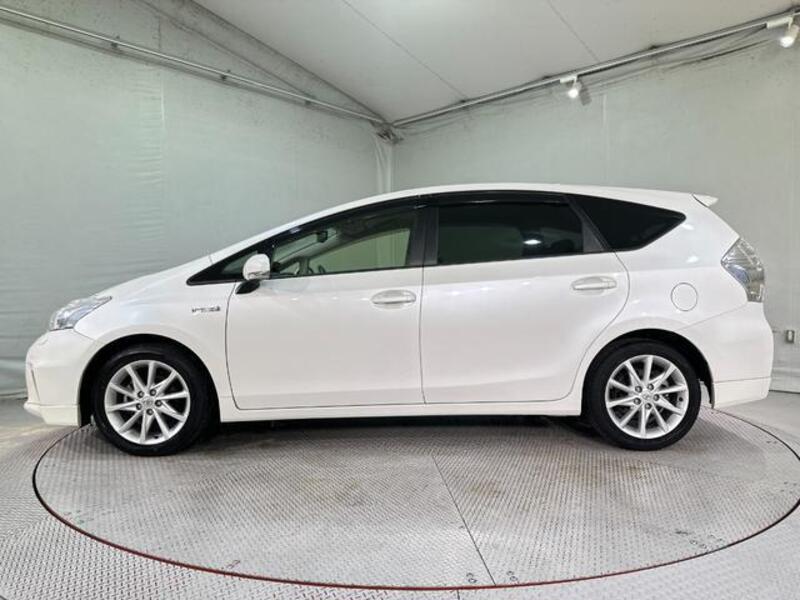 PRIUS ALPHA