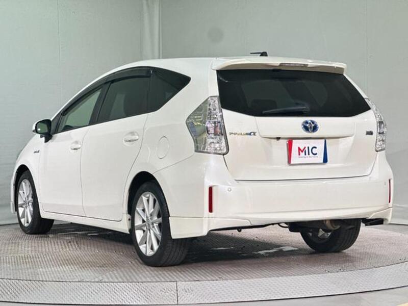 PRIUS ALPHA