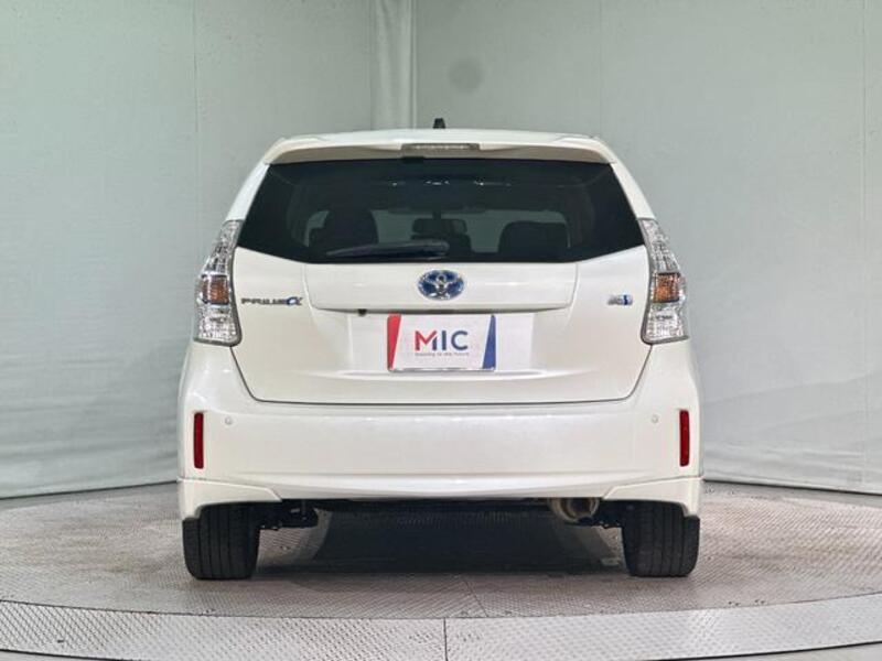 PRIUS ALPHA